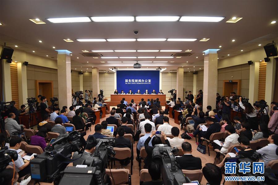 (新華全媒頭條·圖文互動)(9)潮起東方萬象新——以習(xí)近平同志為核心的黨中央團結(jié)帶領(lǐng)全黨全軍全國各族人民貫徹落實黨的十九大精神紀實