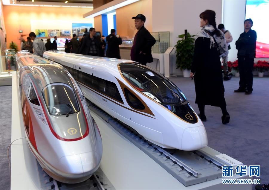 (新華全媒頭條·圖文互動)(4)從歷史中汲取繼續(xù)前進(jìn)的力量——習(xí)近平總書記參觀慶祝改革開放40周年大型展覽側(cè)記