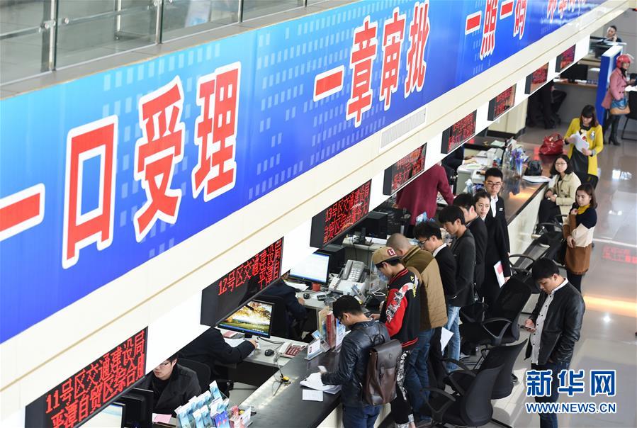 (新華全媒頭條·圖文互動(dòng))(2)開啟法治中國(guó)新時(shí)代——以習(xí)近平同志為核心的黨中央推進(jìn)全面依法治國(guó)紀(jì)實(shí)