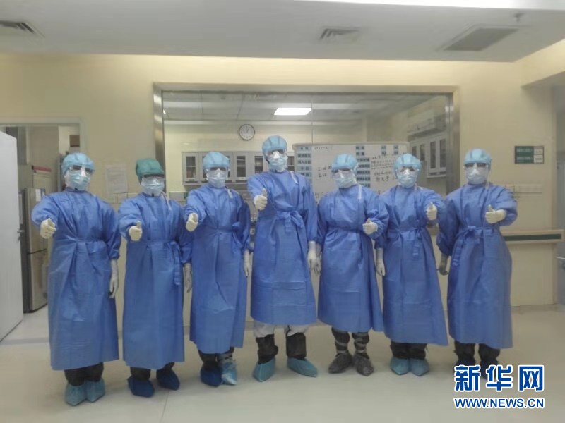 （在習(xí)近平新時(shí)代中國特色社會(huì)主義思想指引下&mdash;&mdash;新時(shí)代新作為新篇章&middot;習(xí)近平總書記關(guān)切事&middot;圖文互動(dòng)）（9）口罩擋不住你的美&mdash;&mdash;戰(zhàn)&ldquo;疫&rdquo;一線巾幗掠影