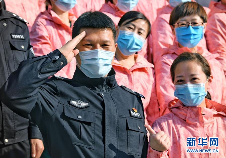 （習(xí)近平致敬的戰(zhàn)&ldquo;疫&rdquo;英雄&middot;公安干警篇&middot;圖文互動(dòng)）（1）他們，抗疫一線鑄警魂