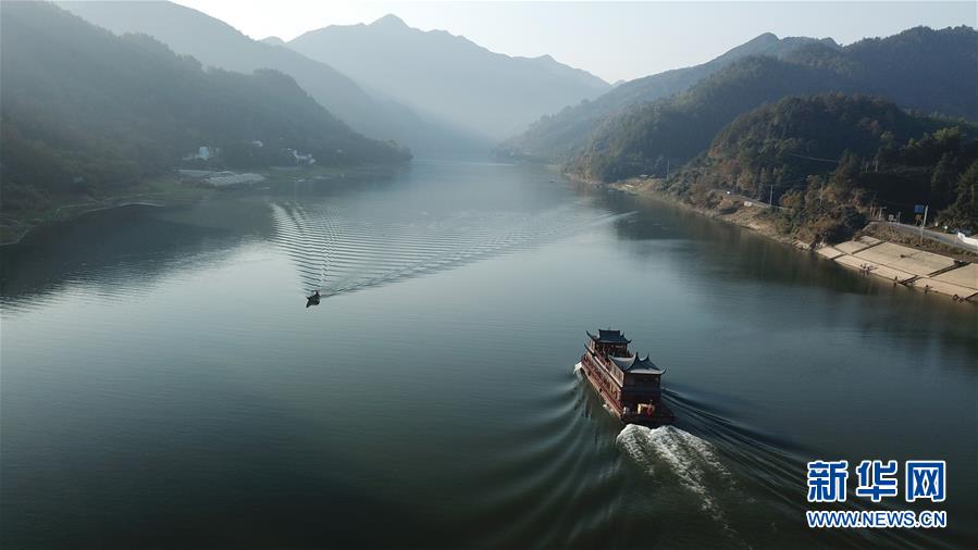 （在習(xí)近平新時(shí)代中國特色社會主義思想指引下&mdash;&mdash;新時(shí)代新作為新篇章&middot;習(xí)近平總書記關(guān)切事&middot;圖文互動）（2）長三角的新答卷&mdash;&mdash;&ldquo;十三五&rdquo;收官之年的長三角一體化新故事