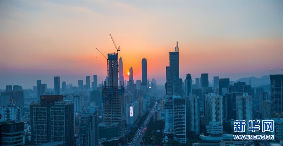 (在習(xí)近平新時(shí)代中國(guó)特色社會(huì)主義思想指引下——新時(shí)代新作為新篇章·習(xí)近平總書記關(guān)切事·圖文互動(dòng))(11)我家大門常打開(kāi)——經(jīng)濟(jì)特區(qū)全方位對(duì)外開(kāi)放故事