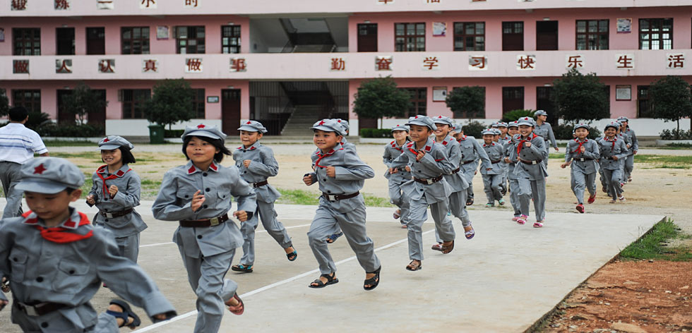 革命老區(qū)江西蓮花縣甘祖昌紅軍小學舉行&ldquo;六一&rdquo;感恩慶?；顒? /></a></p>
<div   id=