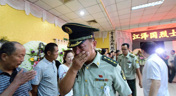 天津港&ldquo;8&middot;12&rdquo;事故：告別烈士