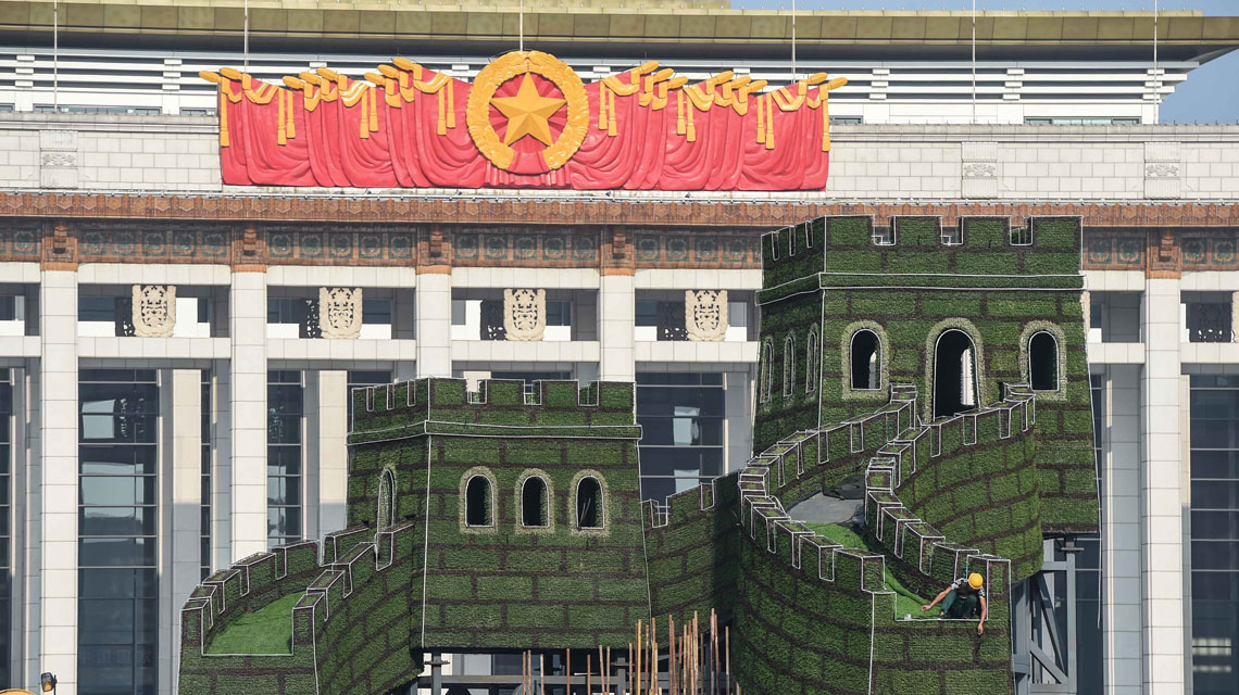 天安門廣場&ldquo;長城&rdquo;花壇現(xiàn)雛形