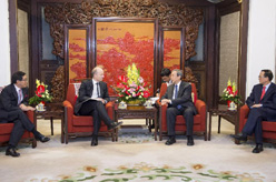 馬凱會見國際證監(jiān)會組織理事會主席、香港證監(jiān)會行政總裁歐達禮和香港證監(jiān)會主席唐家成