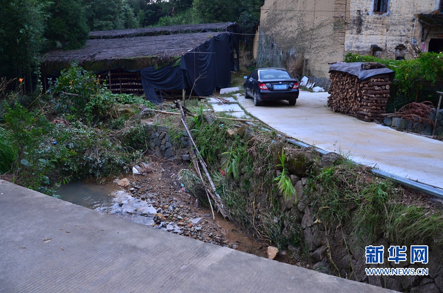 周炳耀有輛二手車，被全村人當(dāng)作&ldquo;公交車&rdquo;