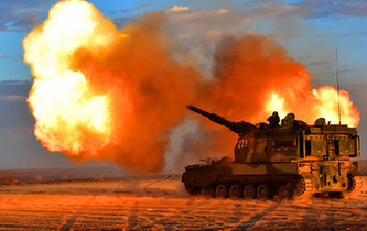 戈壁大漠上演自行火炮分隊對抗，場面霸氣！