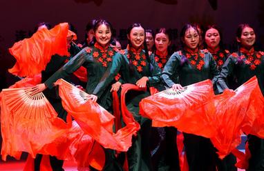 客家歌舞迎&ldquo;三八&rdquo;