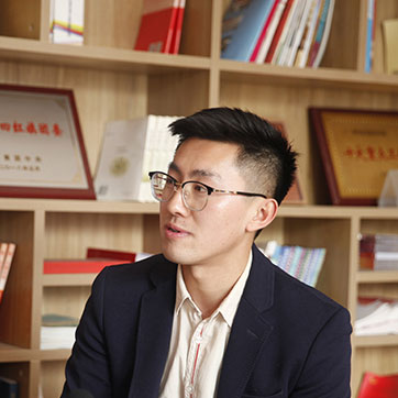 【青春的故事】&ldquo;鋼鐵人&rdquo;是怎樣煉成的？