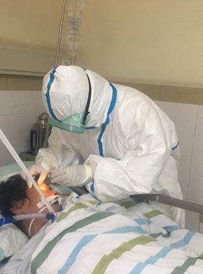 &ldquo;盡己所能守護(hù)生命&rdquo;&mdash;&mdash;廣東江門(mén)&ldquo;90后&rdquo;新婚夫妻齊赴戰(zhàn)&ldquo;疫&rdquo;一線