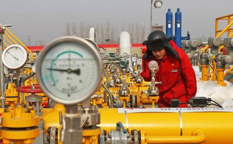 這個春節(jié)，他們留在工地和單位過年