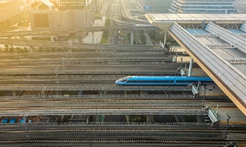 在沒有路的地方，中國(guó)探出一條條新路