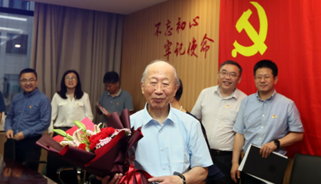 新黨員陳振新：&ldquo;雖已耄耋，紅心向黨！&rdquo;