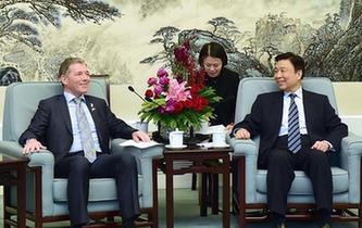 李源潮會(huì)見新西蘭國(guó)家黨代表團(tuán)