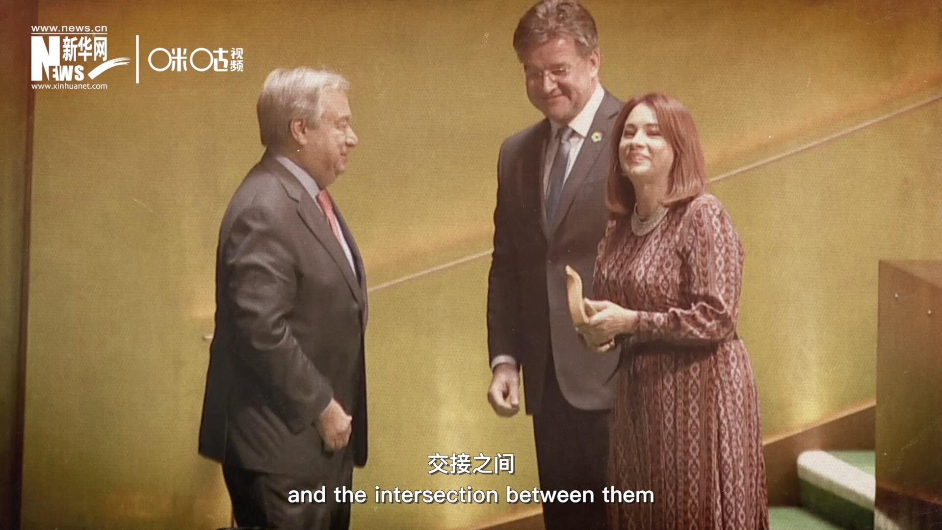 一起一落，交接之間，除了莊嚴(yán)的儀式感，更是使命的傳承。