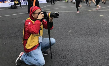 影像馬拉松③|拍馬拉松的人：一邊是理想，一邊是現(xiàn)實(shí)