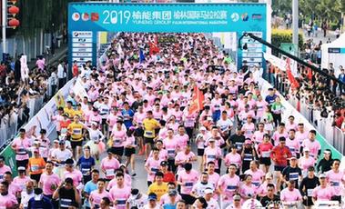 從沙漠跑向綠洲！&ldquo;塞上明珠&rdquo;用馬拉松促城市轉(zhuǎn)型