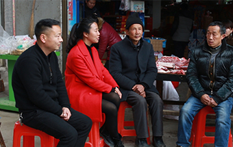 克難，帶領(lǐng)村民改變家鄉(xiāng)落后面貌