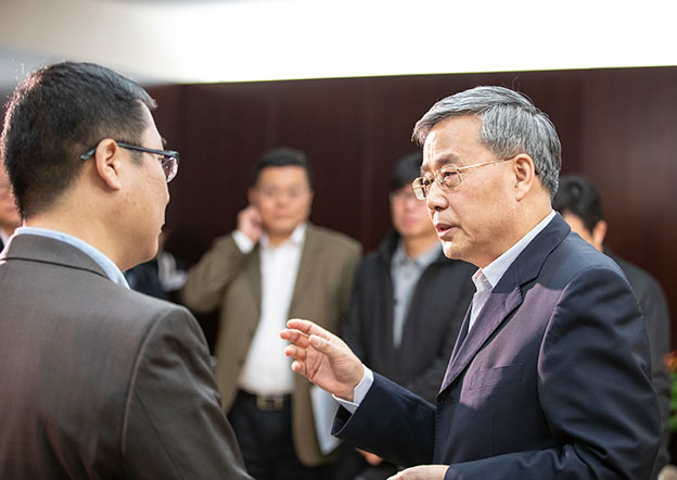 讓銀行業(yè)金融機(jī)構(gòu)愿意做、能夠做、也會(huì)做民營企業(yè)業(yè)務(wù)