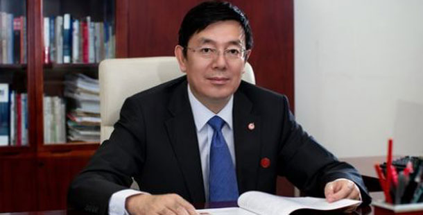 中航飛機董事長、分黨組書記方玉峰&mdash;&mdash;中航飛機要想同國際航空產(chǎn)業(yè)強者過招，必須與市場全面接軌，逐步褪去傳統(tǒng)國有企業(yè)的&ldquo;光環(huán)&rdquo;。這就要求我們?nèi)ν七M企業(yè)改革，利用上市平臺，建立先進的法人治理結(jié)構(gòu)，建立高效的、敏捷反應(yīng)的價值創(chuàng)造主體。