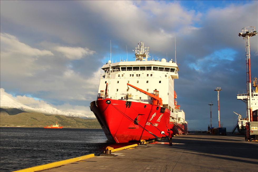 &ldquo;雪龍&rdquo;號離開烏斯懷亞駛向南極(高清)