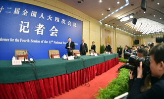 尚福林、劉士余、項俊波等步入會場