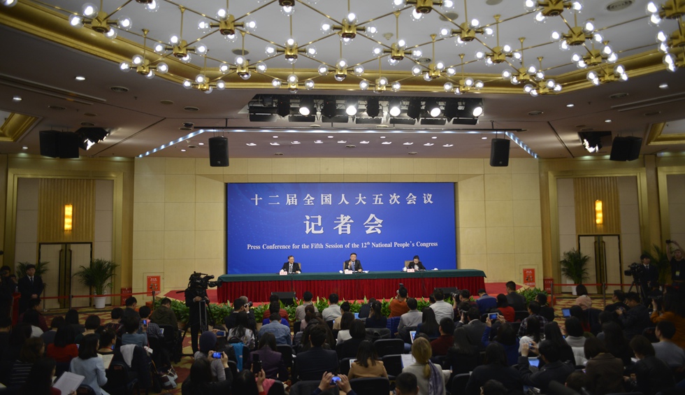 回放:環(huán)保部部長陳吉寧就“加強生態(tài)環(huán)境保護(hù)”答記者問