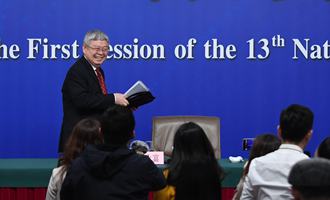 記者會后，劉永富準備離開