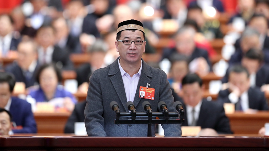 新疆維吾爾自治區(qū)呼圖壁縣政協(xié)副主席、伊斯蘭教協(xié)會(huì)會(huì)長，呼圖壁縣城鎮(zhèn)陜西寺阿訇 楊杰