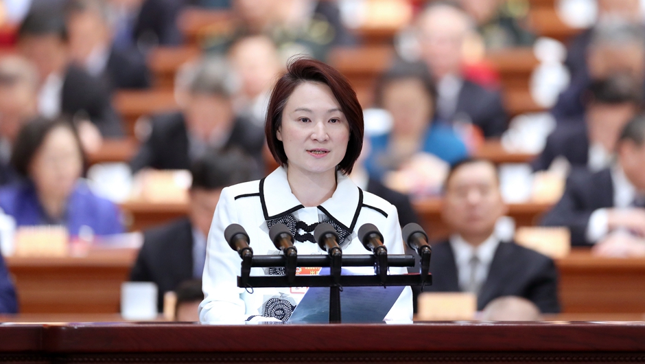 民建聯(lián)主席，香港立法會(huì)議員、行政會(huì)議成員 李慧瓊