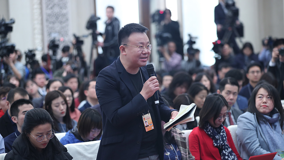 封面新聞?dòng)浾咛釂? /></a>   
<p><a href=