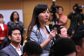 東方衛(wèi)視記者提問