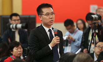 中央電視臺、中國國際電視臺記者提問