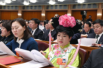 全國人大代表孫艷玲：做好非遺事業(yè)，讓古老技藝活起來