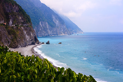 國(guó)務(wù)院臺(tái)辦、國(guó)家發(fā)展改革委等出臺(tái)《關(guān)于促進(jìn)兩岸經(jīng)濟(jì)文化交流合作的若干措施》