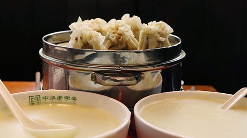 追夢(mèng)中國(guó)人｜王和茂：一碗&ldquo;頭腦&rdquo;，講述百年舌尖上的早餐