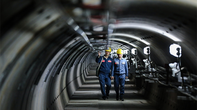 新春走基層丨&ldquo;機(jī)器人&rdquo;保供電？這個(gè)春節(jié)很有科技范兒！