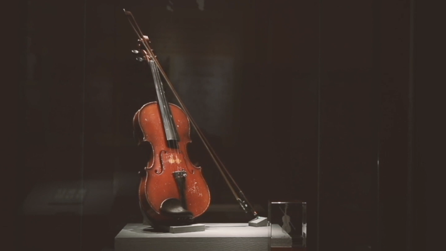 紅色百寶 奮斗百年丨第16集：一把琴，一個(gè)人，一首歌