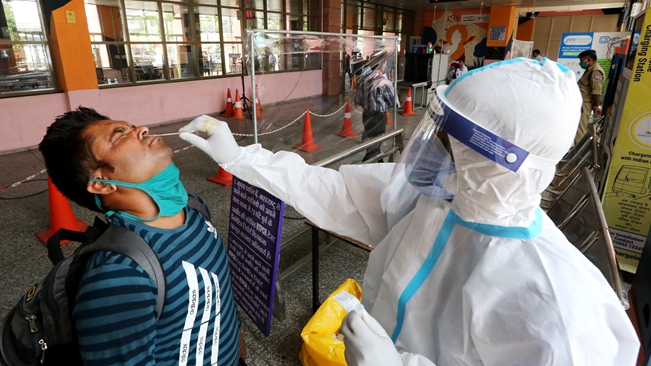 日增確診34萬6786例！印度疫情數(shù)據(jù)再創(chuàng)新高