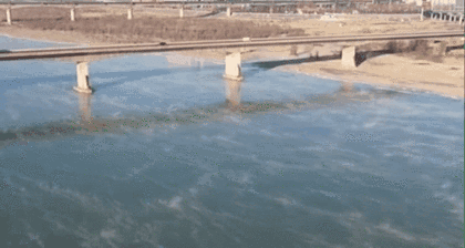 陜西榆林：黃河陜北段出現(xiàn)&ldquo;水煮黃河&rdquo;奇觀