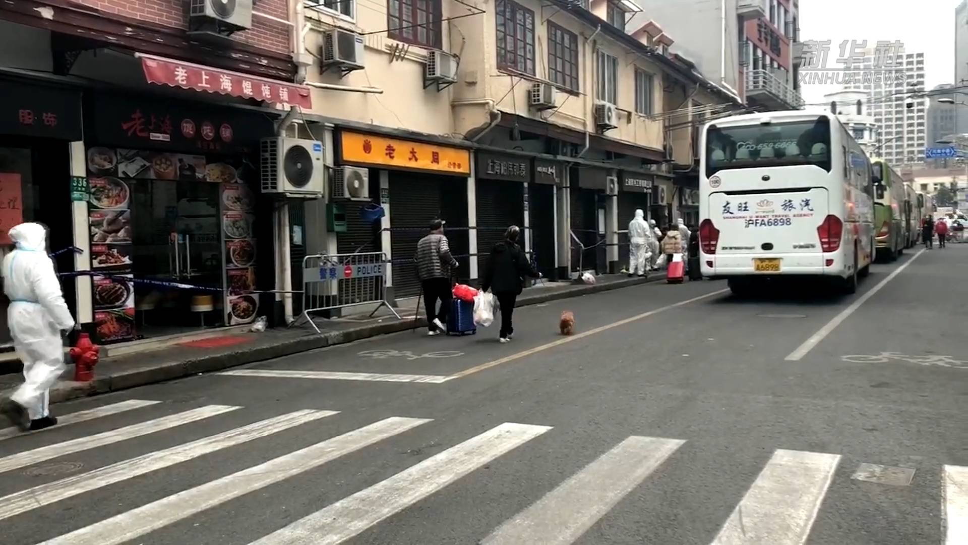 居民隔離可以帶寵物了，暖心！