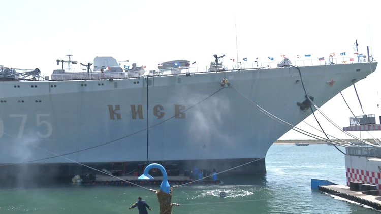 驚險(xiǎn)刺激！打卡國內(nèi)唯一的航母主題公園，讓到場游客大呼過癮