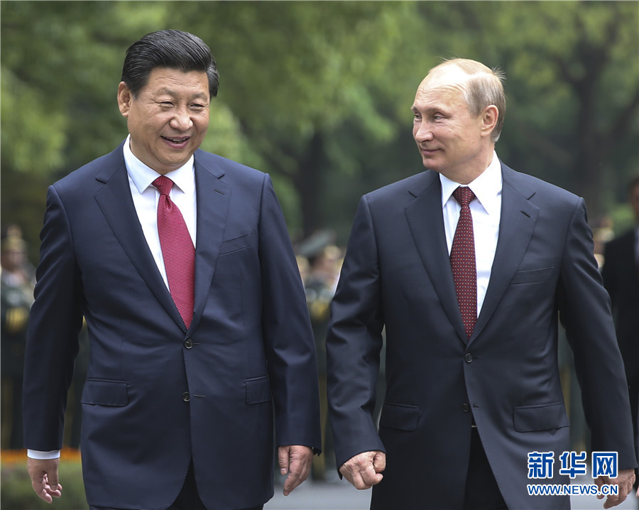 這是會談前，習(xí)近平在上海西郊會議中心廣場為普京舉行歡迎儀式。新華社記者 蘭紅光 攝 