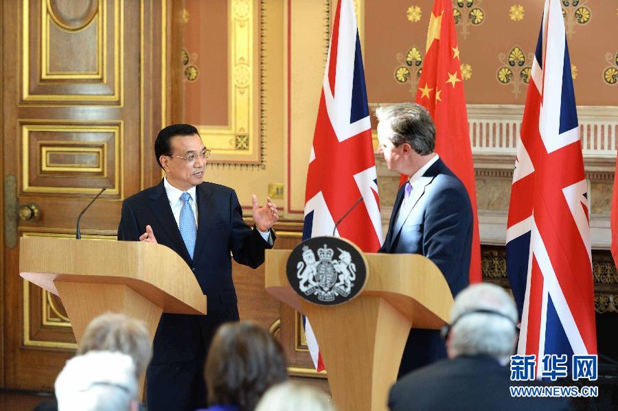 6月17日，中國國務院總理李克強同英國首相卡梅倫在倫敦舉行中英總理年度會晤后共同會見記者。新華社記者 李濤 攝
