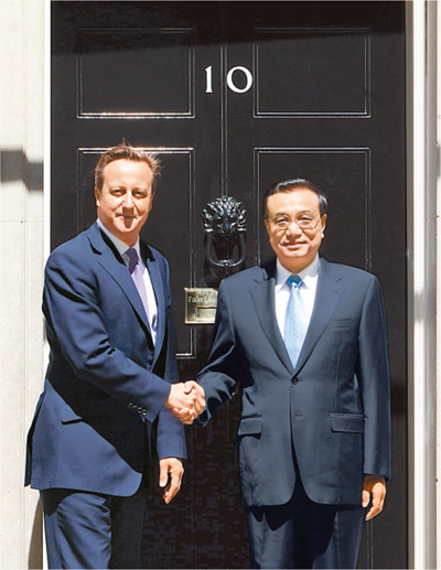 6月17日，國(guó)務(wù)院總理李克強(qiáng)在倫敦唐寧街10號(hào)首相府同英國(guó)首相卡梅倫舉行中英總理年度會(huì)晤。新華社記者 李 濤攝 