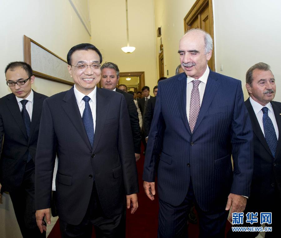 6月19日，國務(wù)院總理李克強(qiáng)在希臘議會(huì)大廈會(huì)見希臘議長米馬拉基斯。新華社記者 王曄 攝