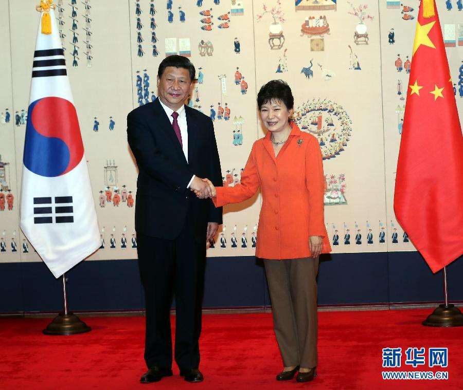 7月3日，國家主席習(xí)近平在首爾同韓國總統(tǒng)樸槿惠舉行會談。新華社記者 蘭紅光 攝