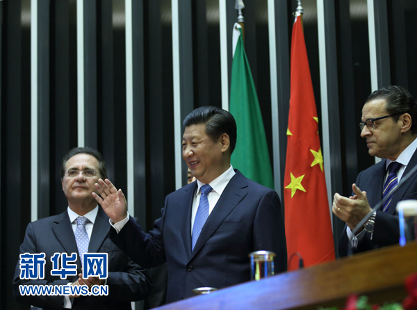 7月16日，國(guó)家主席習(xí)近平在巴西國(guó)會(huì)發(fā)表《弘揚(yáng)傳統(tǒng)友好共譜合作新篇》的演講。 新華社記者 蘭紅光 攝 